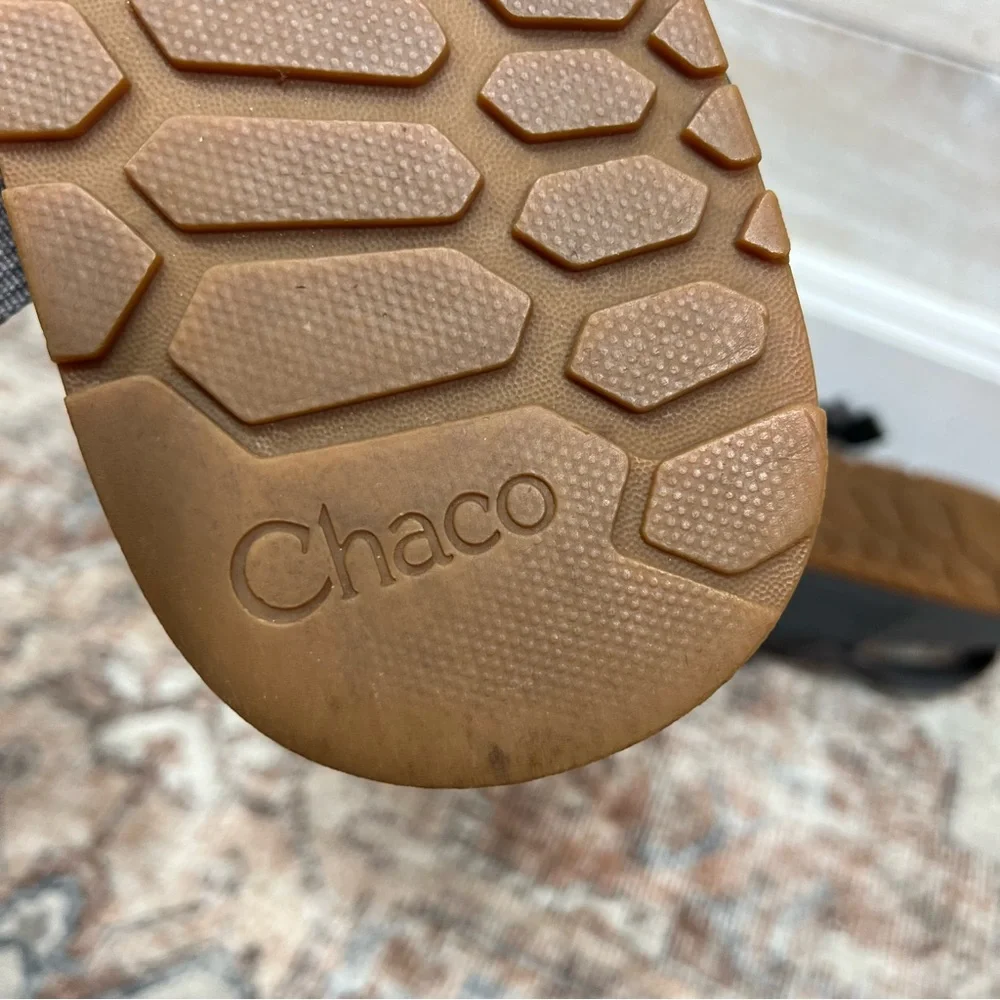 Chacos Sandals Mens Size 11  Lowdown Gray Adjustable Straps Hiking Camping Beach